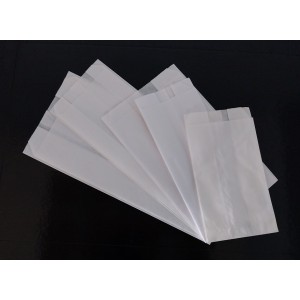 ΧΑΡΤΙΝΗ ΣΑΚΟΥΛΑ ''ΛΕΥΚΗ'' ΜΕ ΡΕ ΑΔΙΑΒΡΟΧΗ 17x32cm  